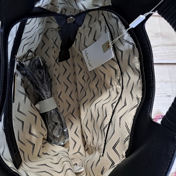 Moda Luxe Svelte Tote - Picture 7 of 12